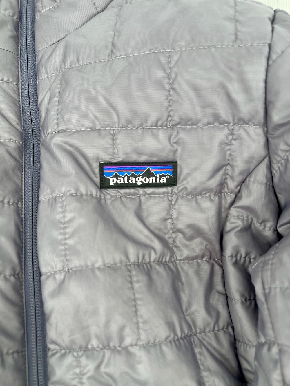 Patagonia Women's Quilted Lavender-Gray Puffer Jacket - Picture 8 of 9